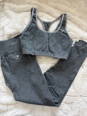 Gymshark Bra & Leggings set - Dark Green & Grey